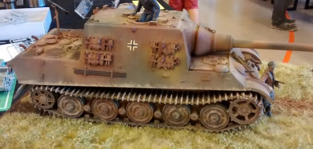 Diorama Jagdtiger. Etwas verrostet wirkt er.