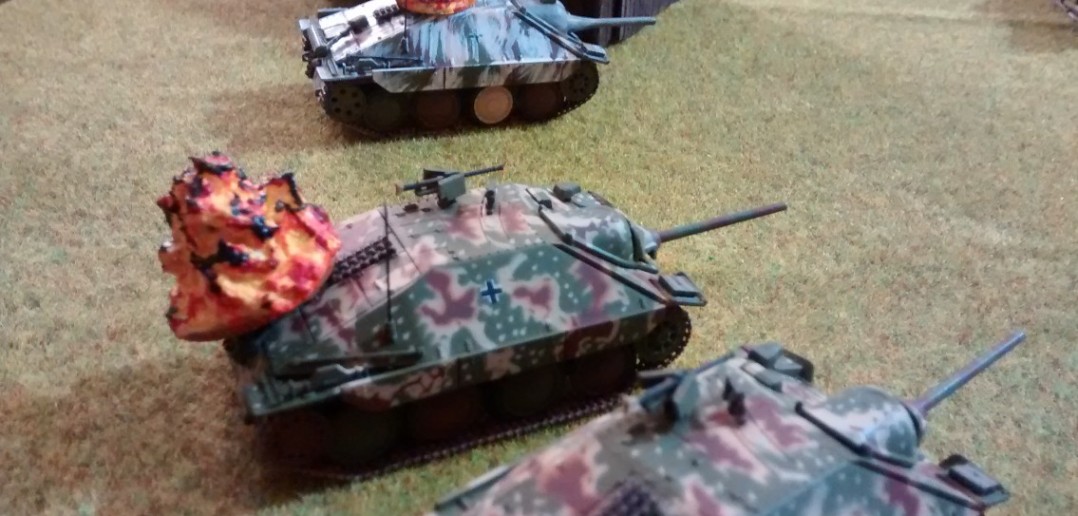 Ergebnis des Artillerieschlags der Russen mit den 203-mm-Koffern: zwei weitere Ausfälle.