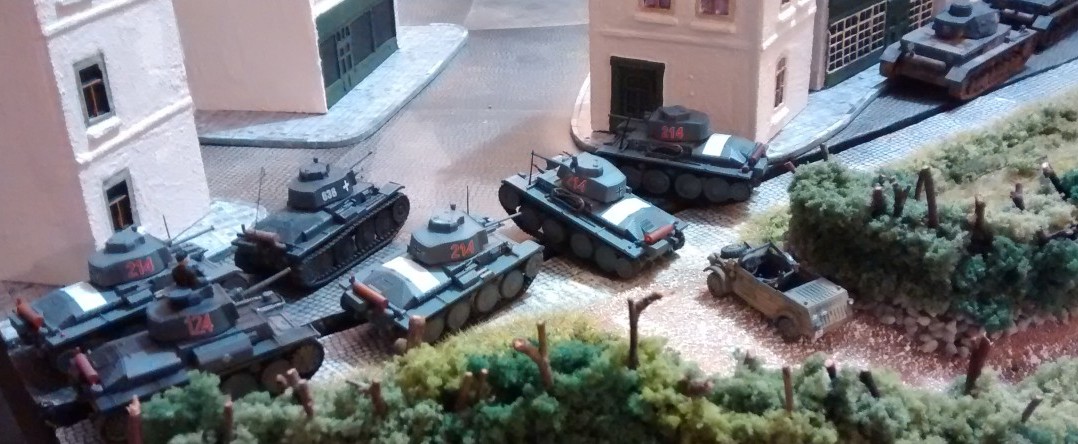 Auf der linken Flanke dominieren die Panzer 38(t).