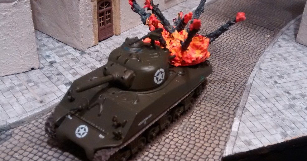 Auf dem Sherman-Panzer  kommt der dritte Treffermarker zum Einsatz.