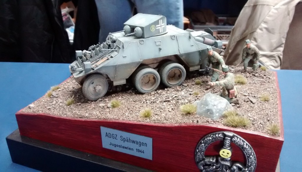 Der ADGZ-Spähwagen in einem Jugoslawien-Diorama des Jahres 1944.