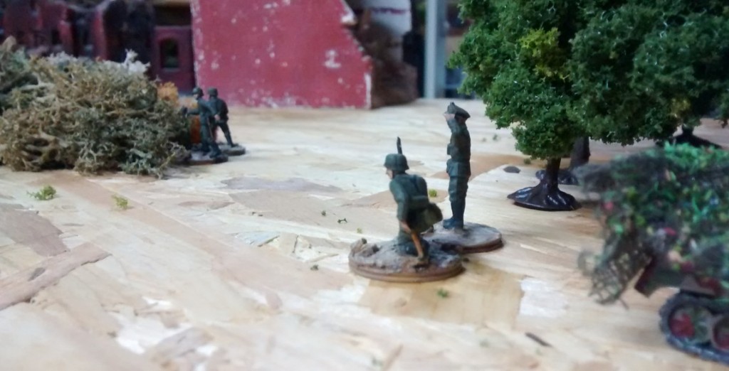 Die Stellung des Artilleriebeobachtungstrupp #5 direkt vor dem Wäldchen, hinter welchem die 2. Kompanie in Stellung gegangen ist.