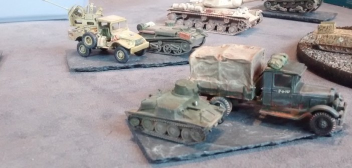 Beutefahrzeuge der Wehrmacht: eine Sammlung von Tanketten und Lkws