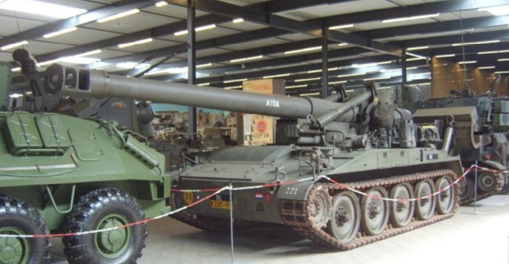 Schwere Panzerhaubitze 203mm M-110 A2 SF Selbstfahrlafette im Oorlogsmuseum Overloon