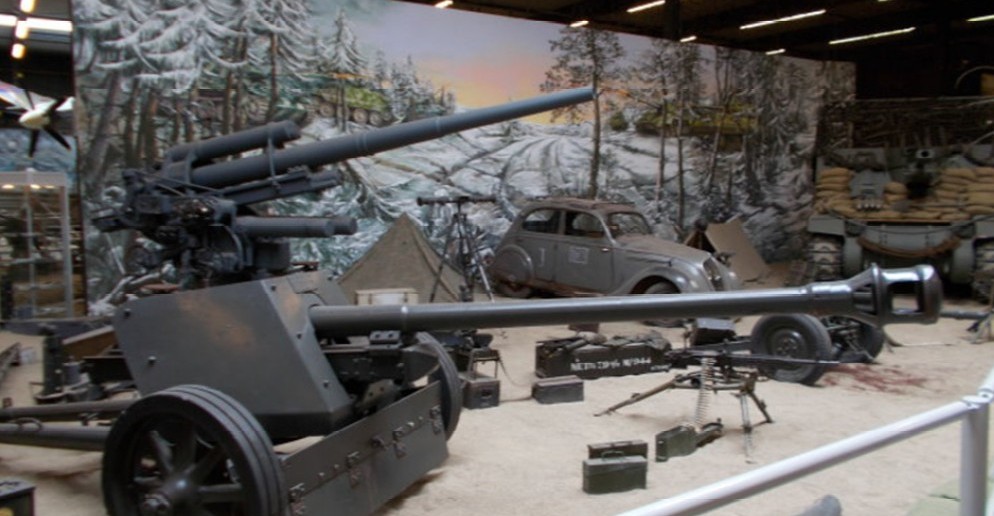 75mm-Pak 40, 88mm-Flak, Pkw im Oorlogsmuseum Overloon