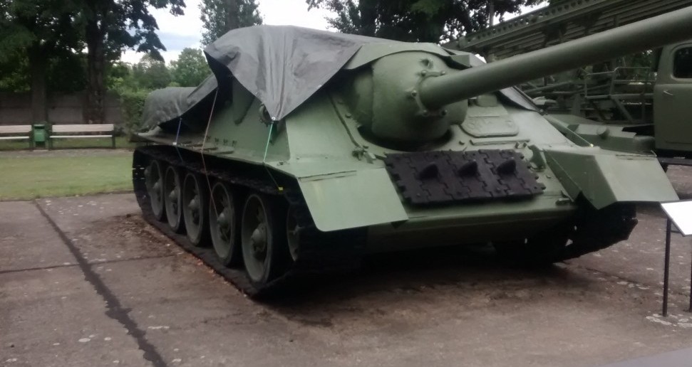 Jagdpanzer SU-100 im Deutsch-Russischen Museum in Berlin-Karlshorst