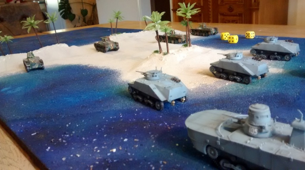 Prototyp der bespielbaren Dioramenplatte "Schlacht um Wake Island" mit beispielhaft aufgestellten Typ 97 Chi-Ha,  Type 95 Ha-Go, Type 2 Ka-Mi mit und ohne Ponton