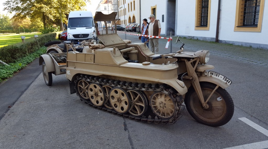 Kettenkrad, Kleines Kettenkraftrad Typ HK 101, Sonderkraftfahrzeug 2 mit Sonderanhänger 1 (SdAnh 1)