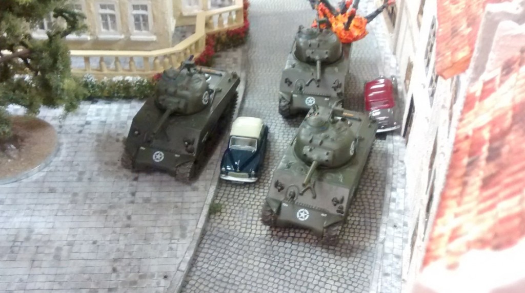 Panzerschlacht in der Normandie mit Sherman und Tiger I auf der Generalprobe für das Behind-Omaha-2.0-Turnier bei Asgard in Aschaffenburg