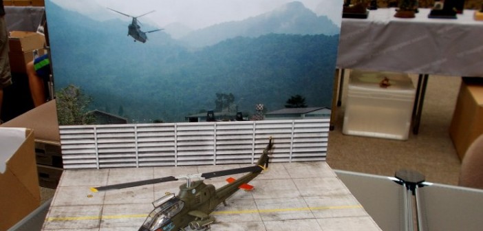 Ein Kampfhubschrauber der US-Army: die AH-1G Cobra auf einem Feldflugplatz im Vietnam-Einsatz