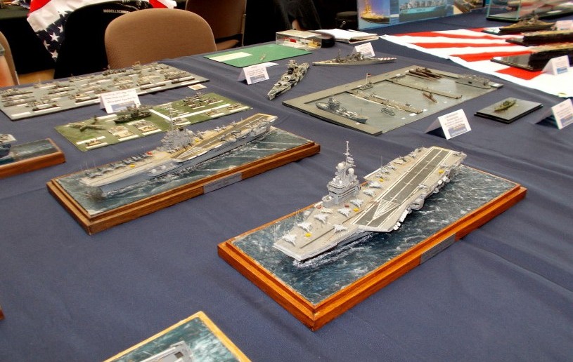 Der Stand von modellmarine.de hat natürlich einen maritimen Themenschwerpunkt. Hier sind es Schiffe der US-Navy.