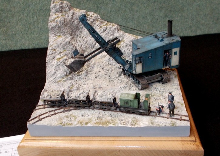 Diorama: Eine Feldbahn  im Steinbruch.