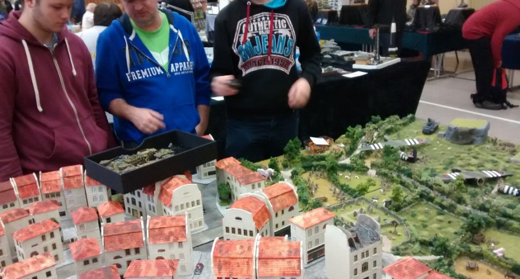 Am Stand von Pink Unicorn TV: Table Top mit einem einfachen und kurzen Spiel "Behind Omaha" kennenlernen.