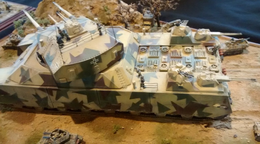 Der Landkreuzer P1000 "Ratte" auf dem Diorama der Kurpfälzer Figurenfreunde