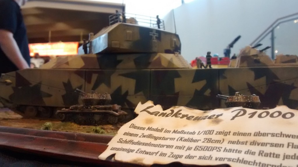 Der Landkreuzer P1000 "Ratte" auf dem Diorama der Kurpfälzer Figurenfreunde