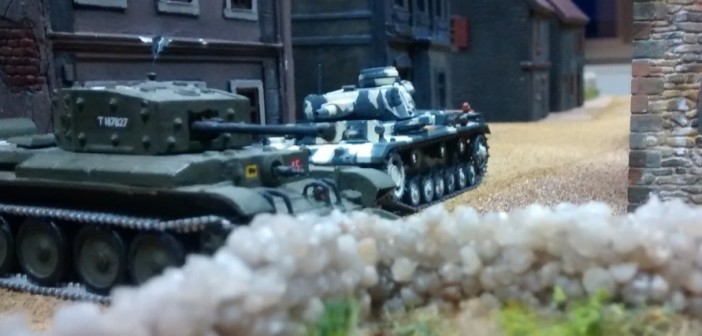 Panzer III und Cromwell umschwirren sich. Wenn es nicht ein so ernstes Geschäft wäre,  hätte es glatt was von einem Walzer.