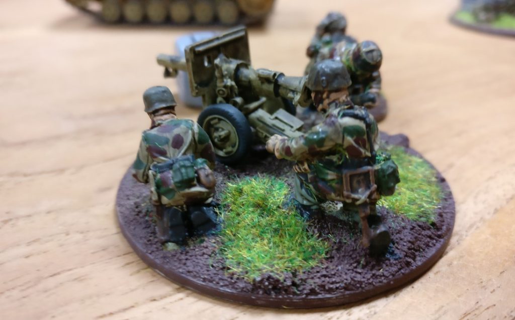 Mein geliebtes Leichtgeschütz 40. Bei Bolt Action wirkt alles recht gedrungen und kämpferisch. EIn Meisterwerk des Modellierers des herstellers