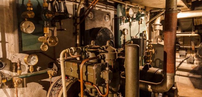 Hier sieht man die Stromgeneratoren in Maschinenraum der Bunker unter dem Gare de l'Est in Paris.