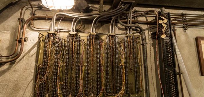 Der Schaltkasten der elektrischen Verteileranlage im Bunker unter dem Gare de l'Est.