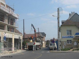 Der gleiche Ort in der Normandie, fotografiert in der Gegenwart.