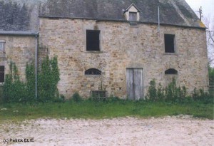 Der gleiche Ort in der Normandie, fotografiert in der Gegenwart.