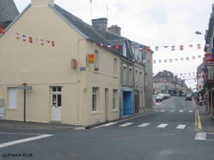 Der gleiche Ort in der Normandie, fotografiert in der Gegenwart.