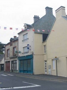 Der gleiche Ort in der Normandie, fotografiert in der Gegenwart.