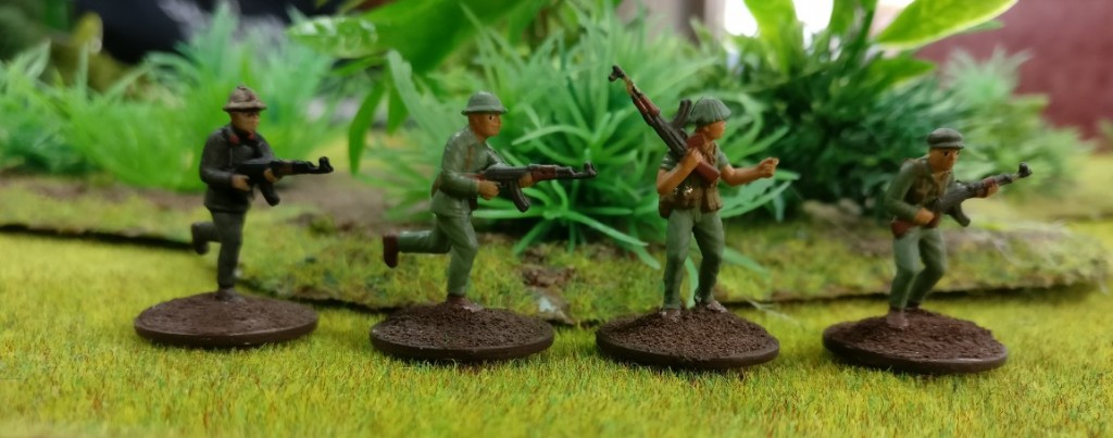 4 Schützen der Armee Nordvietnams NVA in Doncolors Projekt "Vietnam 69".