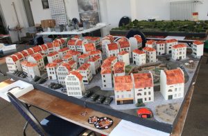 Der Behind Omaha Spieltisch "Eroberung der Stadt Saint-Aubin, Normandie, Juno-Beach 1944" in der Totalen