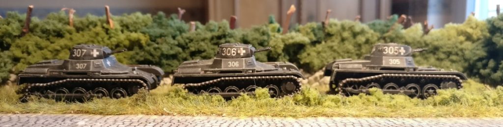 Die 3. Kompanie legt bei La Chapelle einen Orientierungshalt ein. Das Panzer-Regiment hat ein klares Ziel: Sedan.