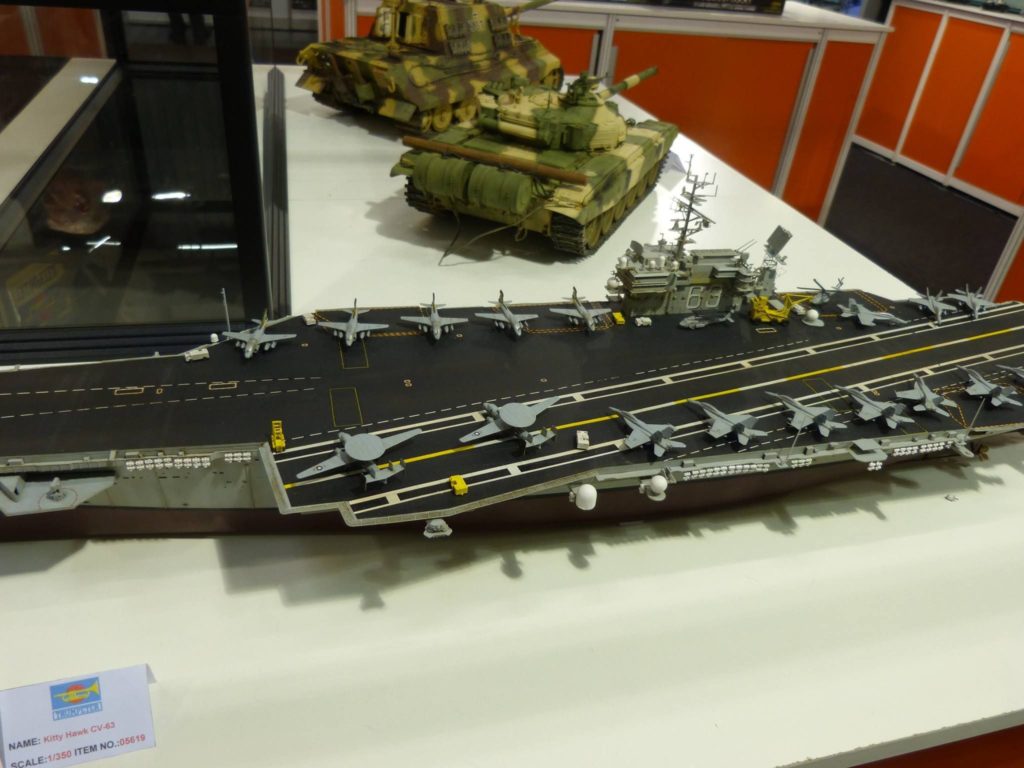 Kitty Hawk CV-63 in 1:350 von Trumpeter auf der Spielwarenmesse Nürnberg