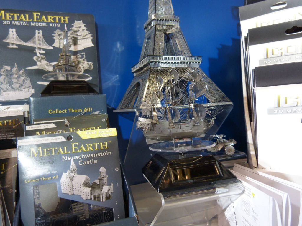 Neuschwanstein und Eiffelturm von Metal Earth auf der Spielwarenmesse Nürnberg