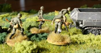 Stabsfeldwebel Kniffelsen: Schützen-Regiment 113 der Wehrmacht greift an