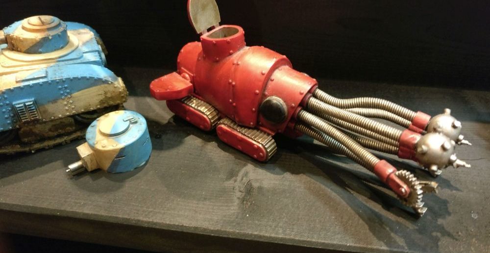 Ob dieser rote Gnom ("Octotank" genannt) nun ein Tiefsee-Roboter mit Tentakeln oder eine Dampf-Mondfähre ist, werden wir nicht ergründen können.
