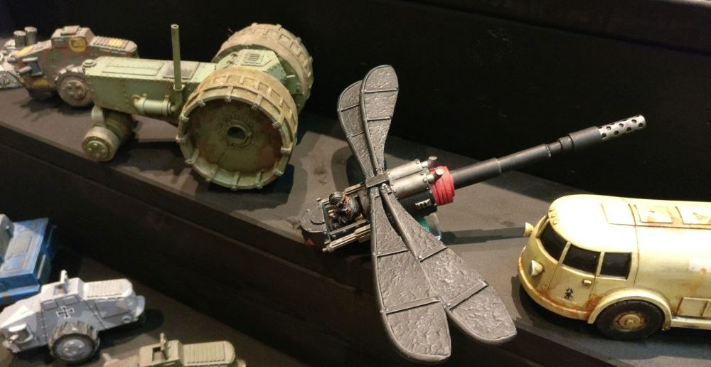 Eine dampfgetriebene Libelle und witzige A7V-Derivate. Steampunk kennt schon skurrile Maschinen!