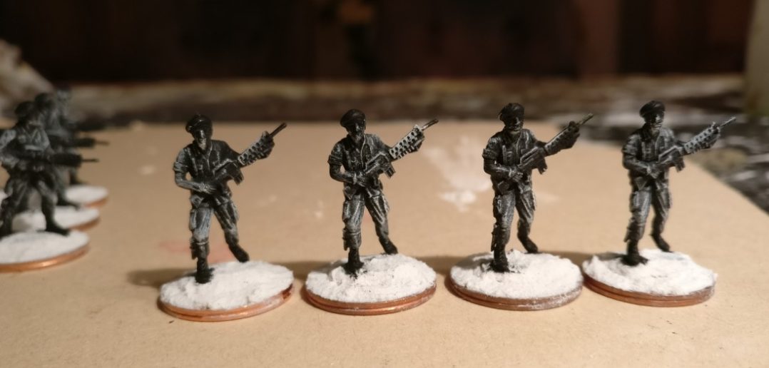 Vier Offiziere des 7th Marine Regiment nach dem weiß Trockenbürsten von vorne.