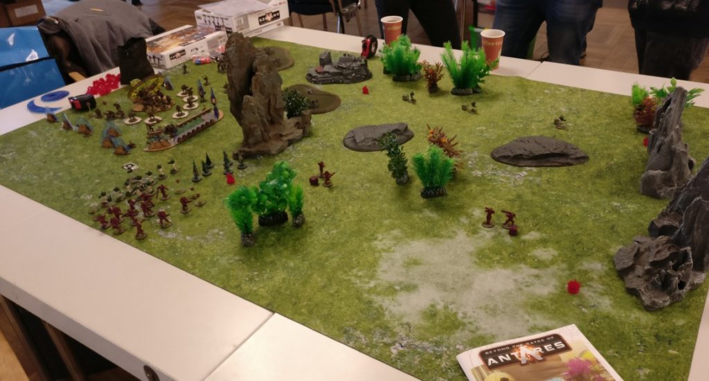 Der Spieltisch von Beyond the Gates of Antares (von Warlord Games) auf der Do or Dice in Rendsburg