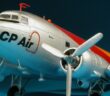 Rosinenbomber fliegen für die Eisenbahn: Eine DC-3 in den Farben der Canadian Pacific Air Lines