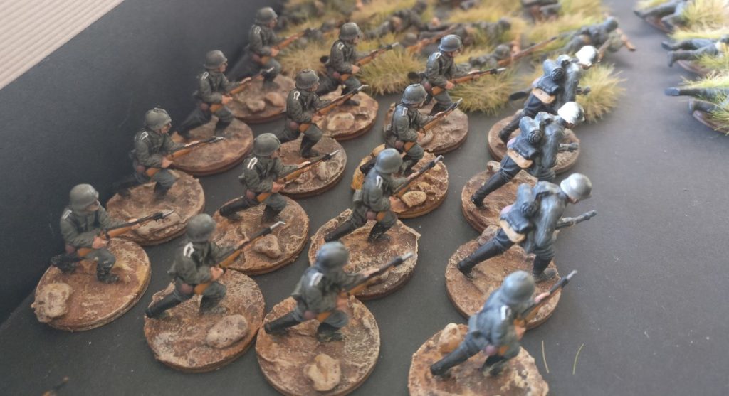 Hier stehen die stürmenden Matcbox-Grenadiere in der Kaserne des Regiments beim I. Bataillon.