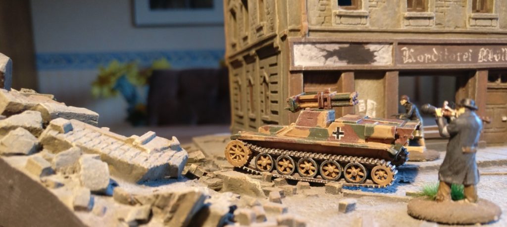 Shell Hole Scenics Miniatures: Sd.Kfz. 301 8,8cm Raketenpanzerbüchse 54/1 auf Borgward IV C „Wanze“