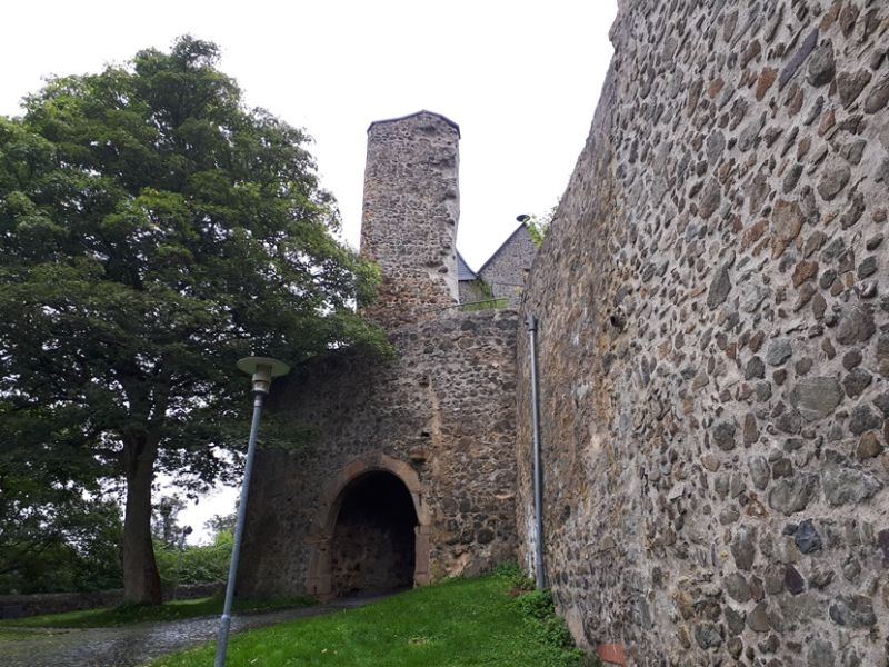 Eindrücke von der Jugendburg Hohensolms bei Gießen, dem ort des Geschehens am Bastel- und Bemalwochenende der Unikörner.