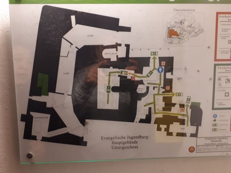 Eindrücke von der Jugendburg Hohensolms bei Gießen, dem ort des Geschehens am Bastel- und Bemalwochenende der Unikörner.