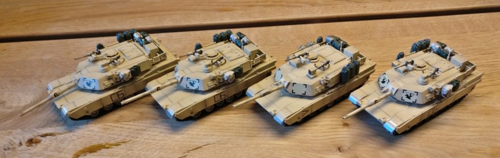 Die vier M1 Abrams von Dragin Armor.. Wenn man nicht ganz so nah rangeht, sehen sie sehr brauchbar aus.