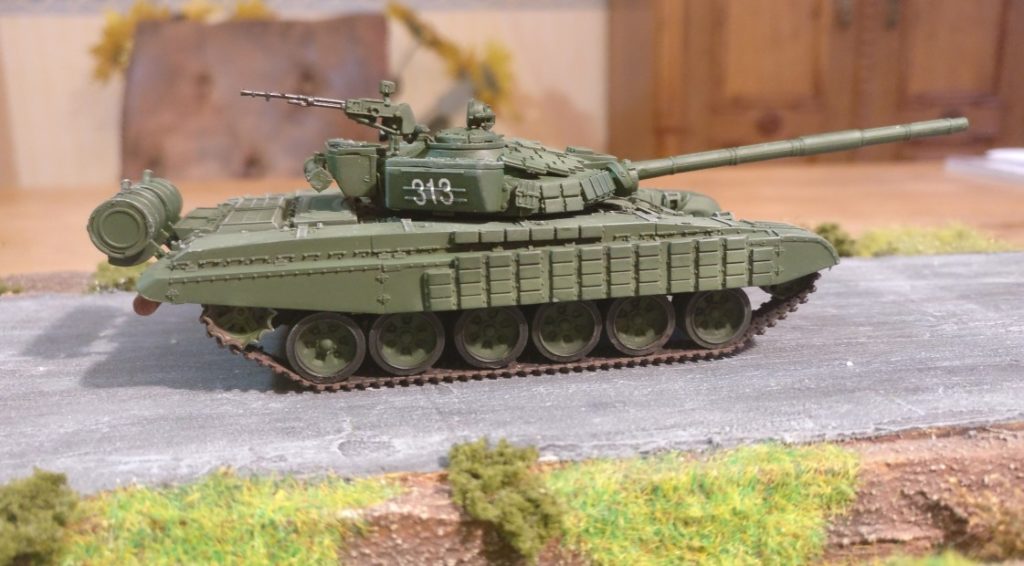 Der T-72B von Modelcollect (AS72015)