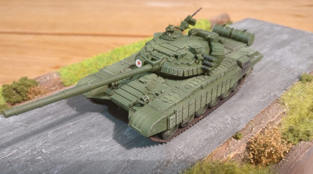 Der T-72B von Modelcollect (AS72015)
