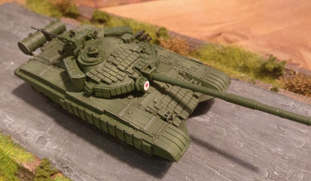 Der T-72B von Modelcollect (AS72015)