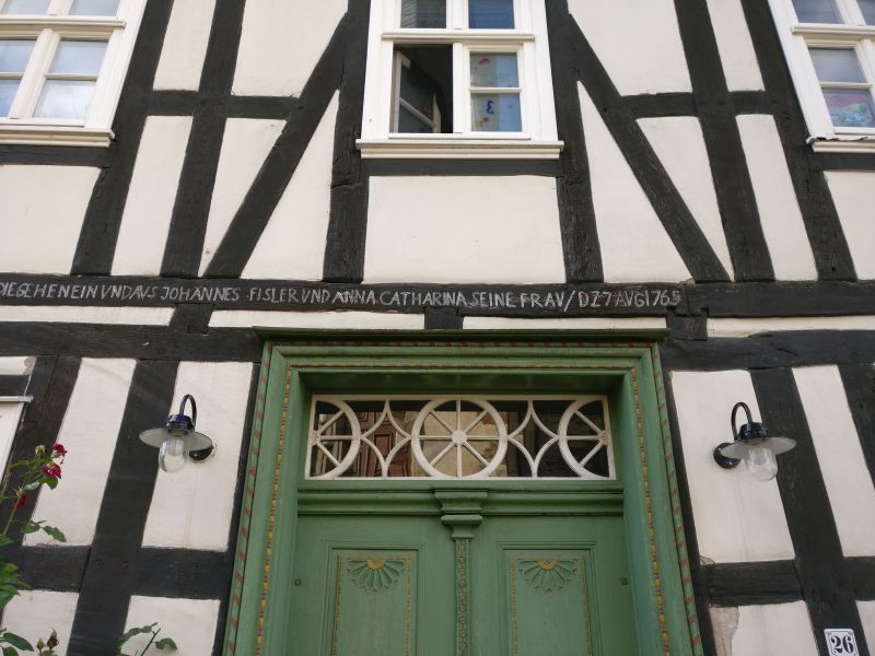 Historische Häuser unterhalb Schloss Friedrichstein in Bad Wildungen
