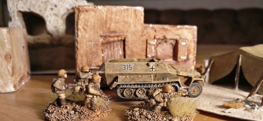 Das Sd.Kfz. 251/1 des DAK Afrikakorps für meine 15mm-PBI-Armee / Poor Bloody Infantry