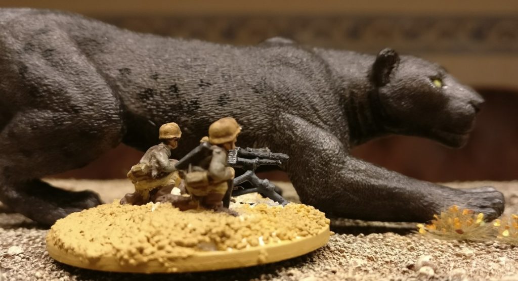 Der Panther kommt nicht von Alkett, sondern von Schleich. Enkelwerk, aber kam irgendwie gut.