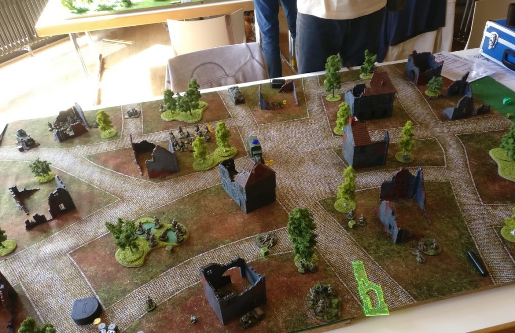 Spieltisch Bolt Action auf der 1. Hammerzeit auf dem  6. Rhein Main Multiversum des Tabletop Club Rhein-Main e.V. in Nidderau